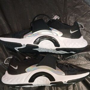 Nike Black and Silver Men's Sneakers